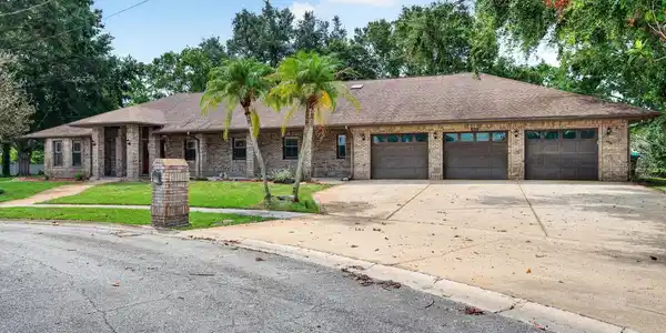 415 CHEYENNE TRAIL