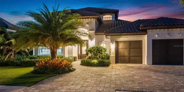1915 CLEMATIS STREET