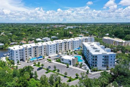 1709 N TAMIAMI TRAIL