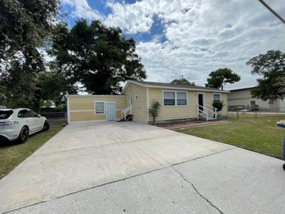 901 WOODLAWN STREET