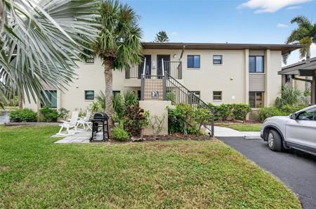 4044 OAKVIEW DRIVE