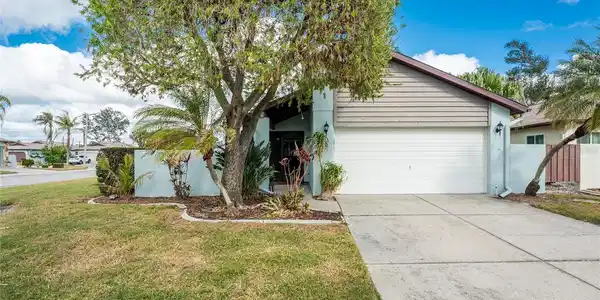 691 LINDEN DRIVE