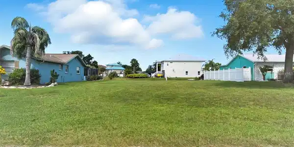15527 OLD DIXIE HIGHWAY