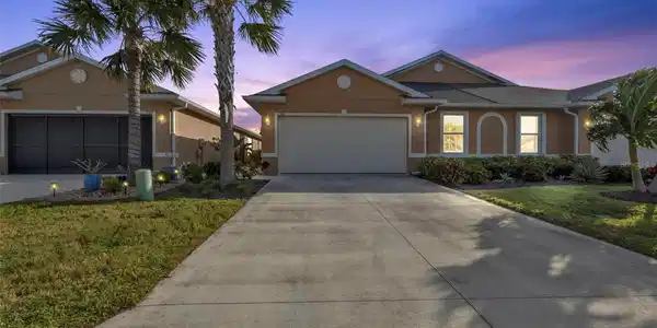 7289 W LENOX CIRCLE
