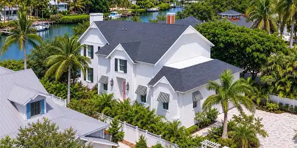 1621 BAY POINT COURT