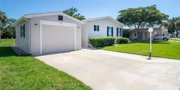 3 MEADOW CIRCLE
