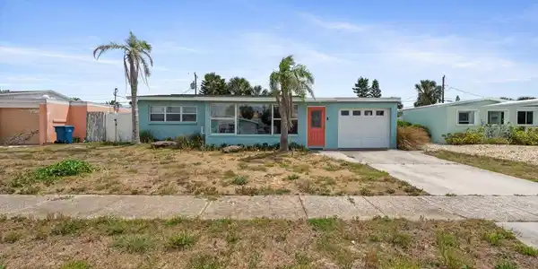 14 ESSEX DRIVE