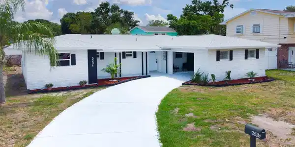 6304 MEMORIAL HWY