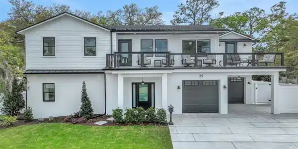 39 E PARK AVENUE