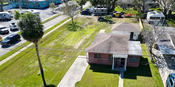 318 BANANA STREET