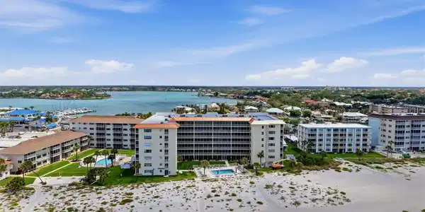 1150 TARPON CENTER DRIVE