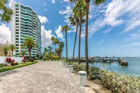 888 BLVD OF THE ARTS