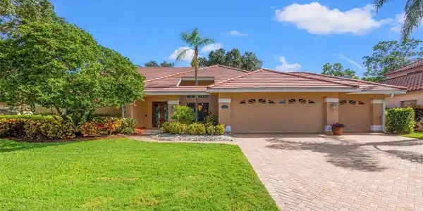 6211 FAIRWAY BAY BOULEVARD S