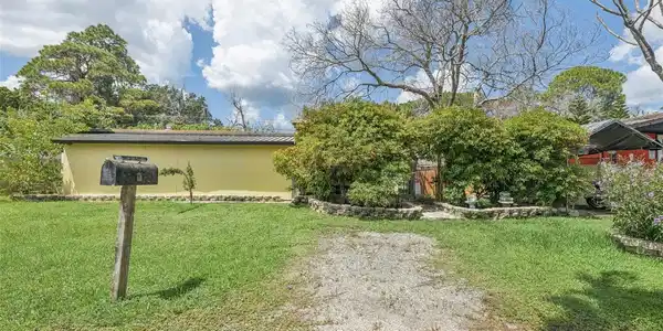 7433 LINGER DRIVE