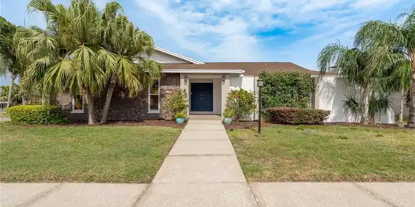 5823 DORY WAY