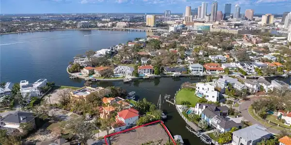 18 BAHAMA CIRCLE