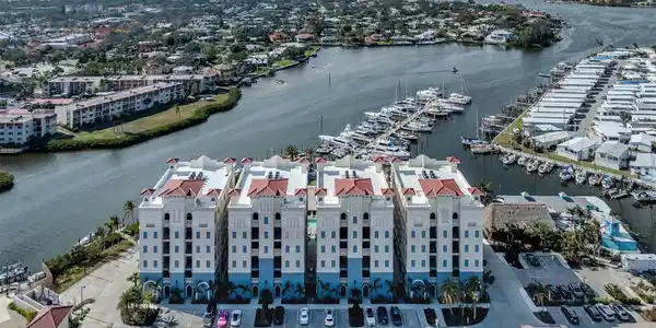 501 TAMIAMI TRAIL N