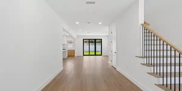 Image 4 Image 4