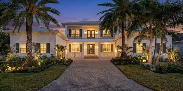 1349 HARBOR DRIVE