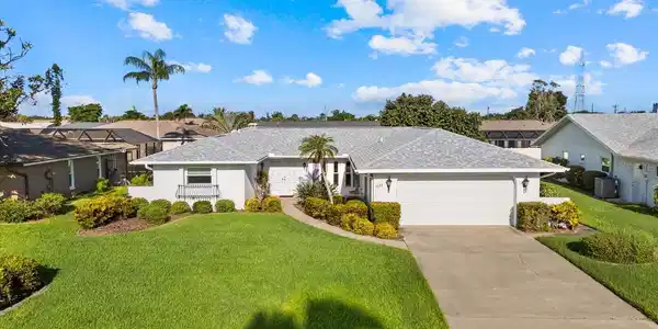 1233 PINEBROOK WAY