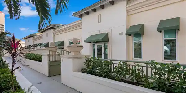 450 KNIGHTS RUN AVENUE