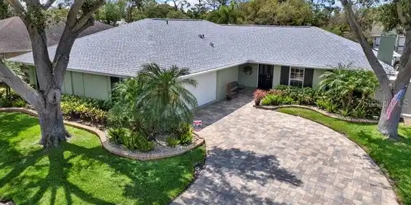 13186 LINDEN PLACE DRIVE