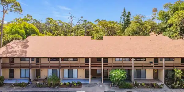 5 QUAILS RUN BOULEVARD