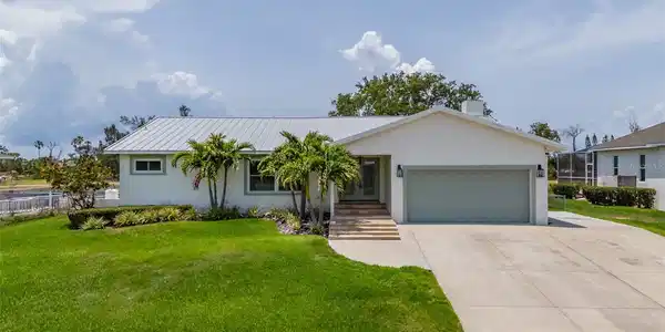 817 EAGLE LANE