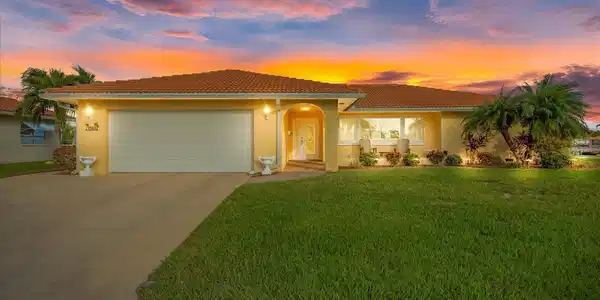 4904 FORESTAY COURT