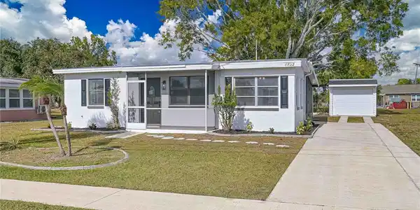 8822 AERO AVENUE