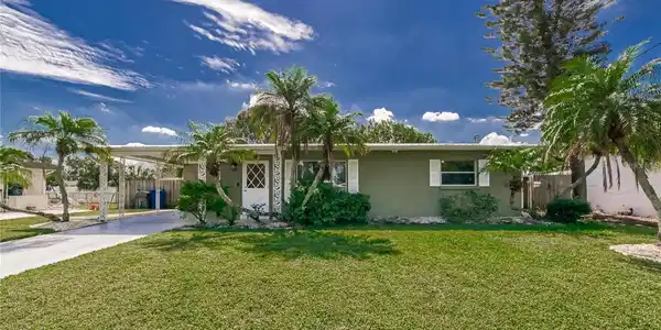 532 FAIRFAX LANE