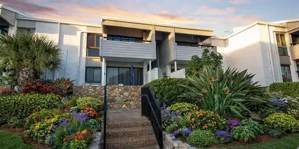 1555 TARPON CENTER DRIVE