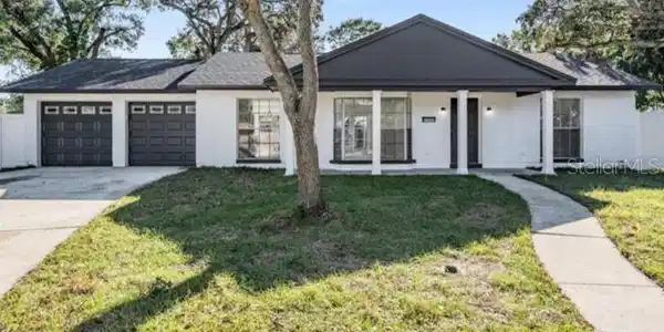 7003 APPLEWOOD COURT