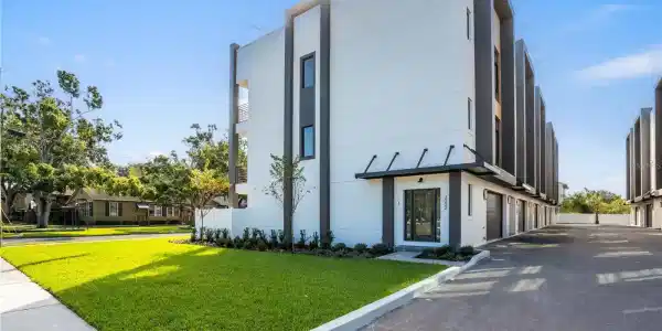3002 W PLATT