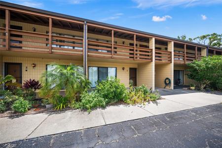5 QUAILS RUN BOULEVARD