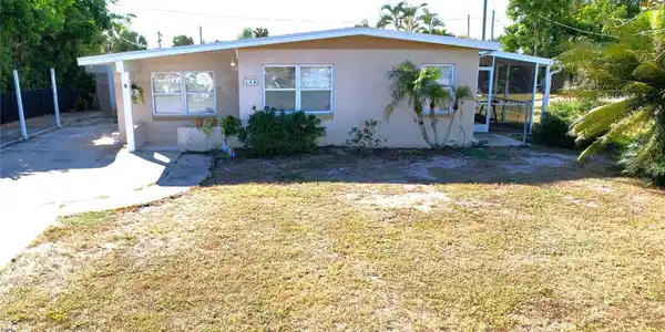 140 PALMETTO CIRCLE NE