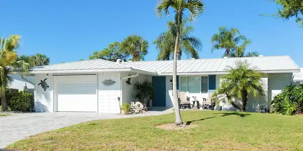 35 OAKWOOD DRIVE N