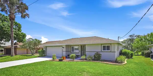 16 CEDARDALE COURT