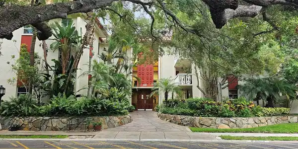 1012 PEARCE DRIVE