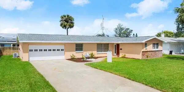 121 ELLICOTT DRIVE