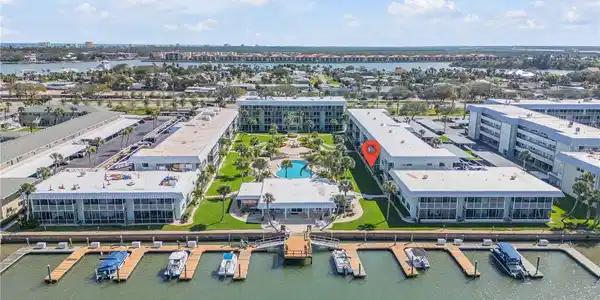 325 N CAUSEWAY