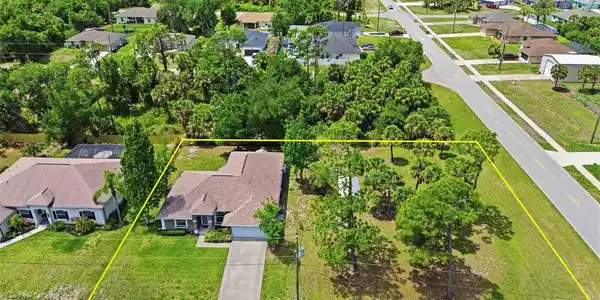 4027 QUAKER LANE
