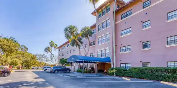 6100 GULFPORT BOULEVARD S
