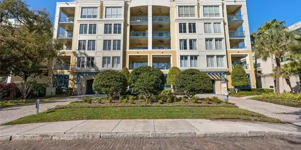 509 W BAY STREET