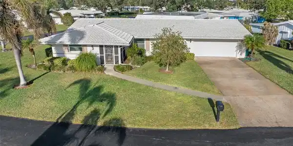 8 OAKWOOD DRIVE N