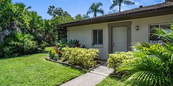 2909 LICHEN LANE