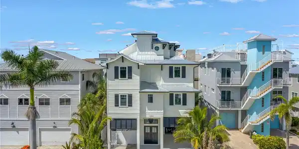 646 CALLE DEL OTONO