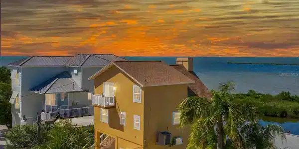 6633 DRIFTWOOD DRIVE