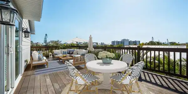 5512 AVENIDA DEL MARE