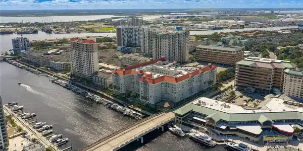 700 S HARBOUR ISLAND BOULEVARD